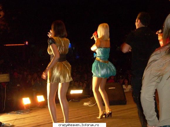:) in concerte