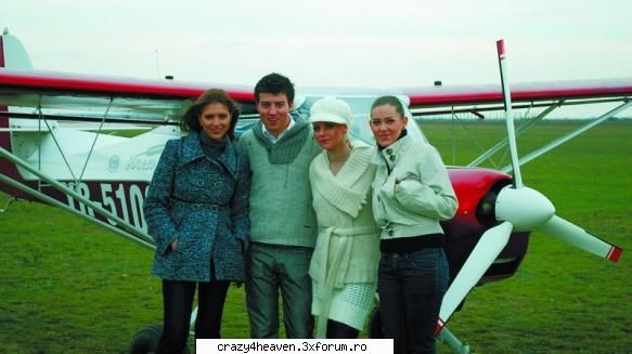 fetele de la heaven, �n avion
5 decembrie 2008  |  articol semnat de cristina ologeanu 

adina,