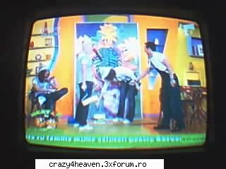 roxxy nu munsheste  :rotfl: neatza cu razvan si dan