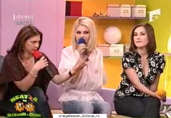 ce privire pe roxana :-ss neatza cu razvan si dan