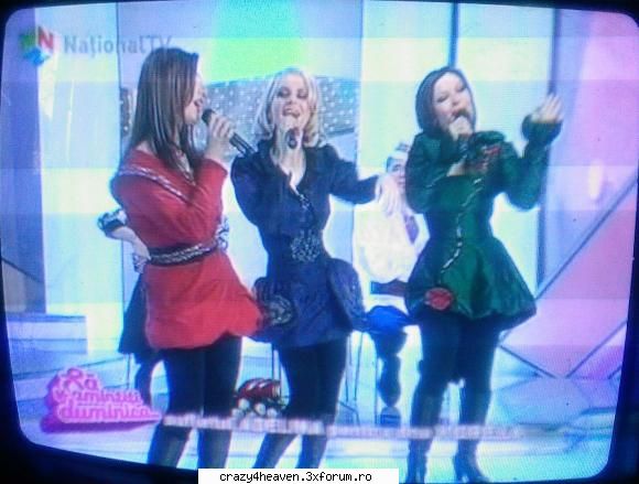 invitate la emisiune, fetele au cantat ' o parte din rai ' si ' let's just dance ' :) sa va amintiti
